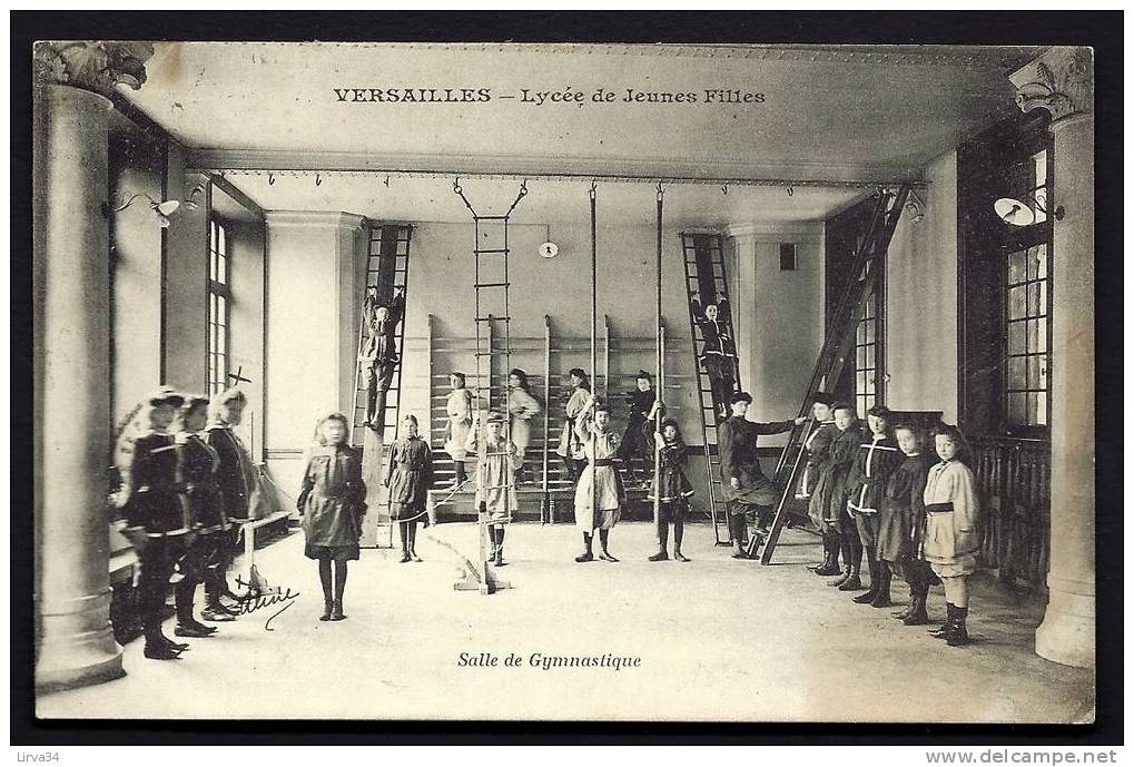 CPA  ANCIENNE- FRANCE- VERSAILLE (78)- LE LYCÉE DE JEUNES FILLES- LA SALLE DE GYMNASTIQUE TRES ANIMÉE- - Versailles