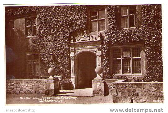 Old Doorway - Lygon Arms - Broadway. - HEREFORDSHIRE & WORCESTERSHIRE - Autres & Non Classés