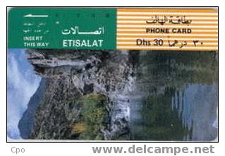 # UAE T24 Reflecting Lake 30 Tamura   Tres Bon Etat - Ver. Arab. Emirate