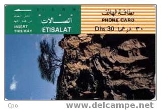 # UAE T22 Tree On The Rocks 30 Tamura   Tres Bon Etat - Emiratos Arábes Unidos