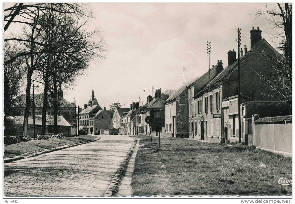 Avenue De Paris - Angerville