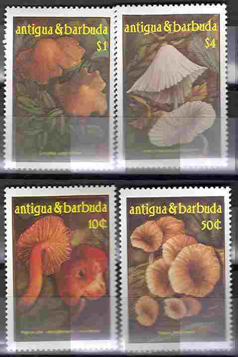 0158 ✅ Flora Plants Fungi Mushrooms 1986 Antigua 4v Set MNH ** 11ME - Funghi