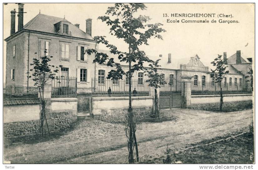 Henrichemont - Ecole Communale Des Garçons -1928( Voir Verso ) - Henrichemont