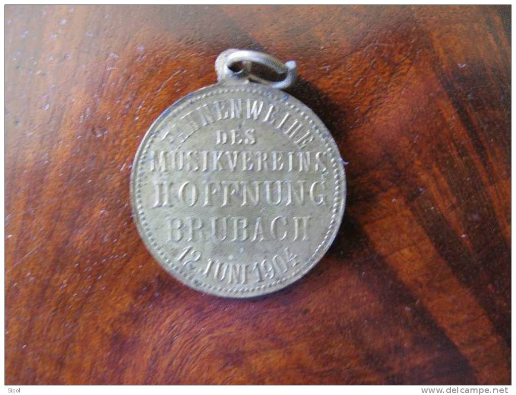 Médaille Commémorative  Du 12/6/1904:Fahnenweihe Des Musikvereins Hoffnung Brubach( Bénédiction Du Drapeau De La Socié - Varia