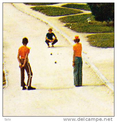 Jeunes Joueurs De Boules (Pétanque) - Petanca