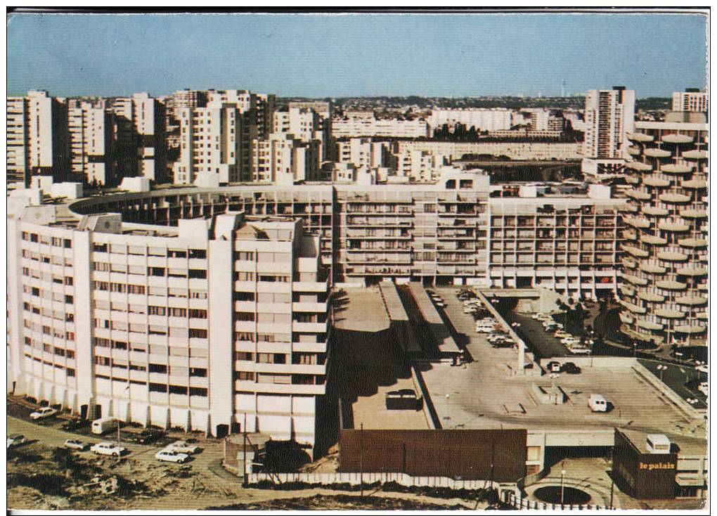 CPSM  De  CRETEIL  (94)   -  Le  Grand  Pavois  //   TBE - Creteil