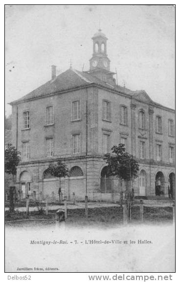 MONTIGNY - Le - ROI . - 7  . -  Hôtel - De - Ville Et Les Halles . - Montigny Le Roi