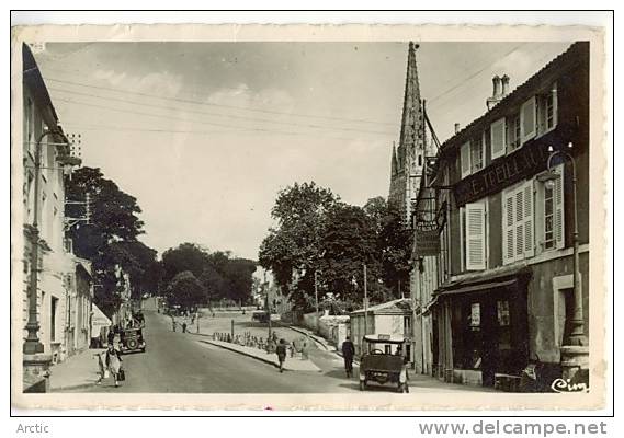 Fontenay Le Conte Rue Georges Clemenceau Marché Voitures - Fontenay Le Comte