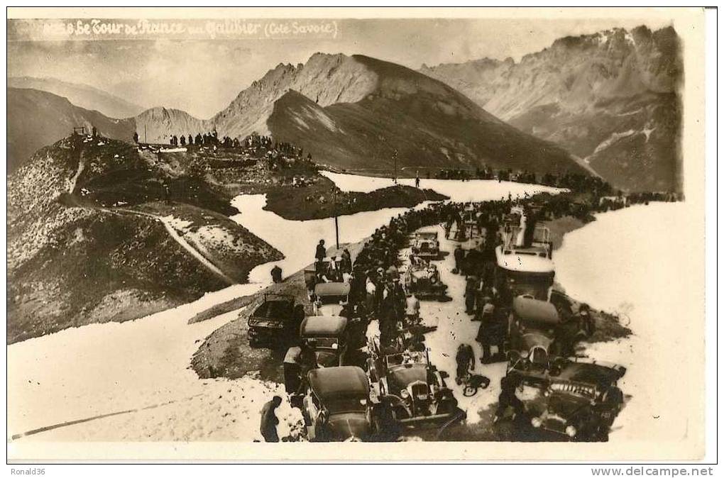 Cp 73 SAVOIE Le Tour De France Cycliste Au Galibier , Voiture Automobile : Renault , Citroen , Hotchkiss , Bus , - Sonstige & Ohne Zuordnung