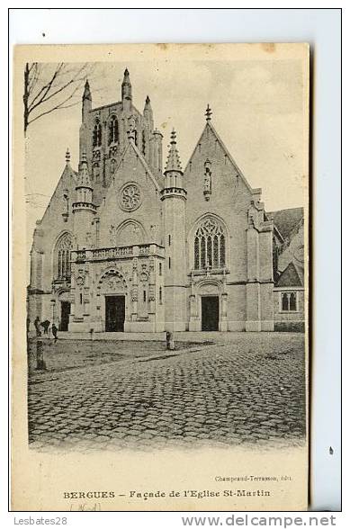 CPA 59.-BERGUES.-Façade De L'Eglise- St-Martin .-aou 131 - Bergues