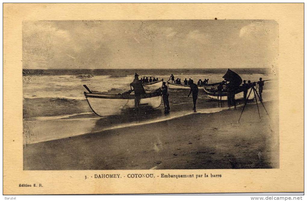 COTONOU [Bénin] - Embarquement Par La Barre - Benin