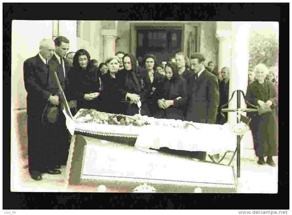 FUNERAL , DEAD , CASKET MOURNING - WOMAN Real Photo Bulgaria Bulgarien Bulgarie Bulgarije 28042 - Funérailles