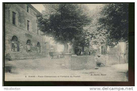 83 RIANS /         Place Clémenceau Et Fontaine Du Posteil        / - Rians