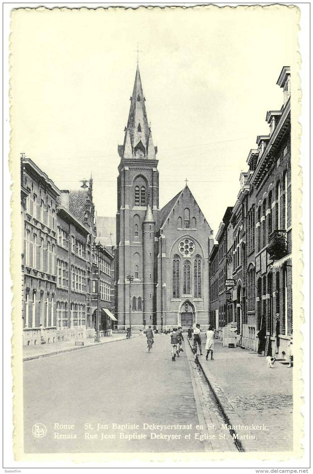 Ronse (Renaix): St. Jan Baptiste Dekeyserstraat En St. Maartenskerk (animé) - Renaix - Ronse