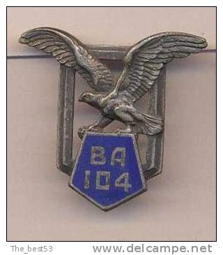 Insigne     BA  104    Le Bourget - Airforce