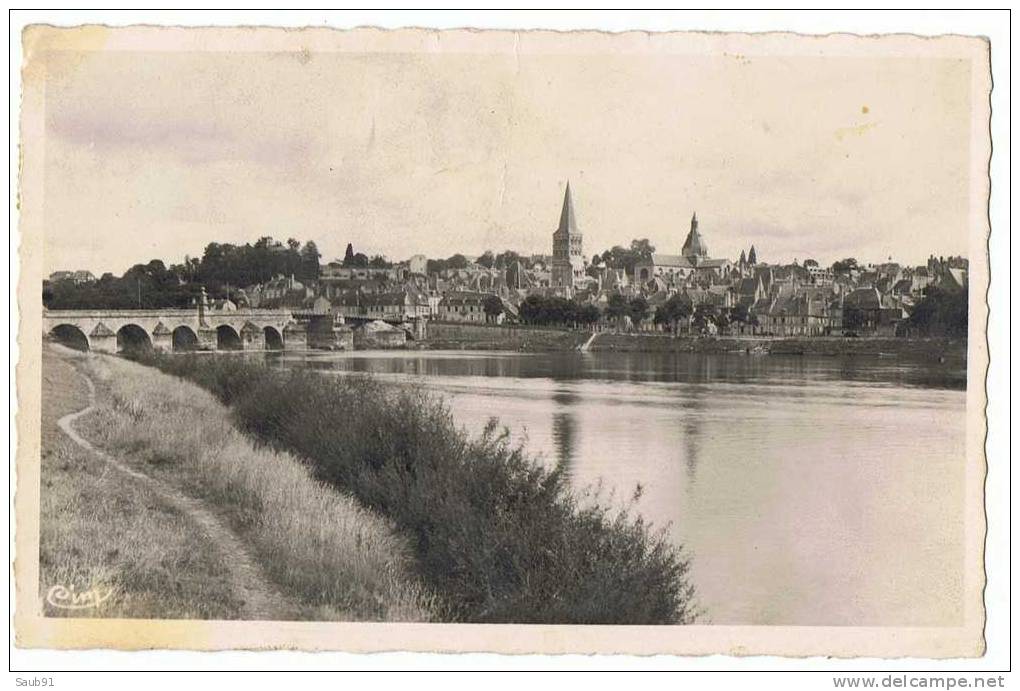 La Charité-sur-Loire- Vue Générale N°2 -Combier ,Mâcon- -- Circulé Années 40 -Réf:9055 - La Charité Sur Loire
