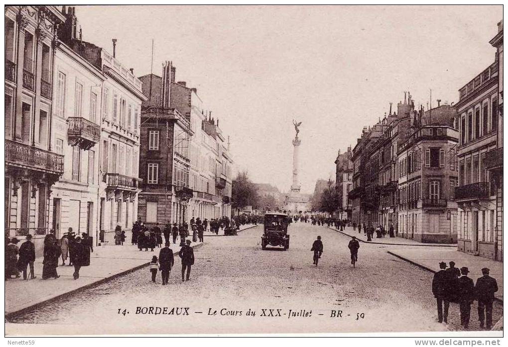 33 BORDEAUX  Le Cours Du XXX Juillet Très Animé + Autobus - Bordeaux