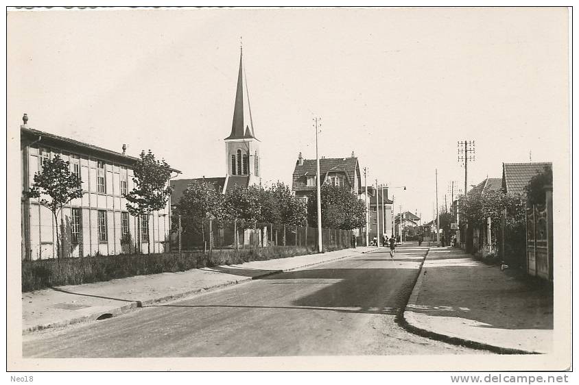 Le Blanc Menil Av. De La Republique Eglise Notre Dame  Edit J. Godneff  Aubervilliers - Le Blanc-Mesnil