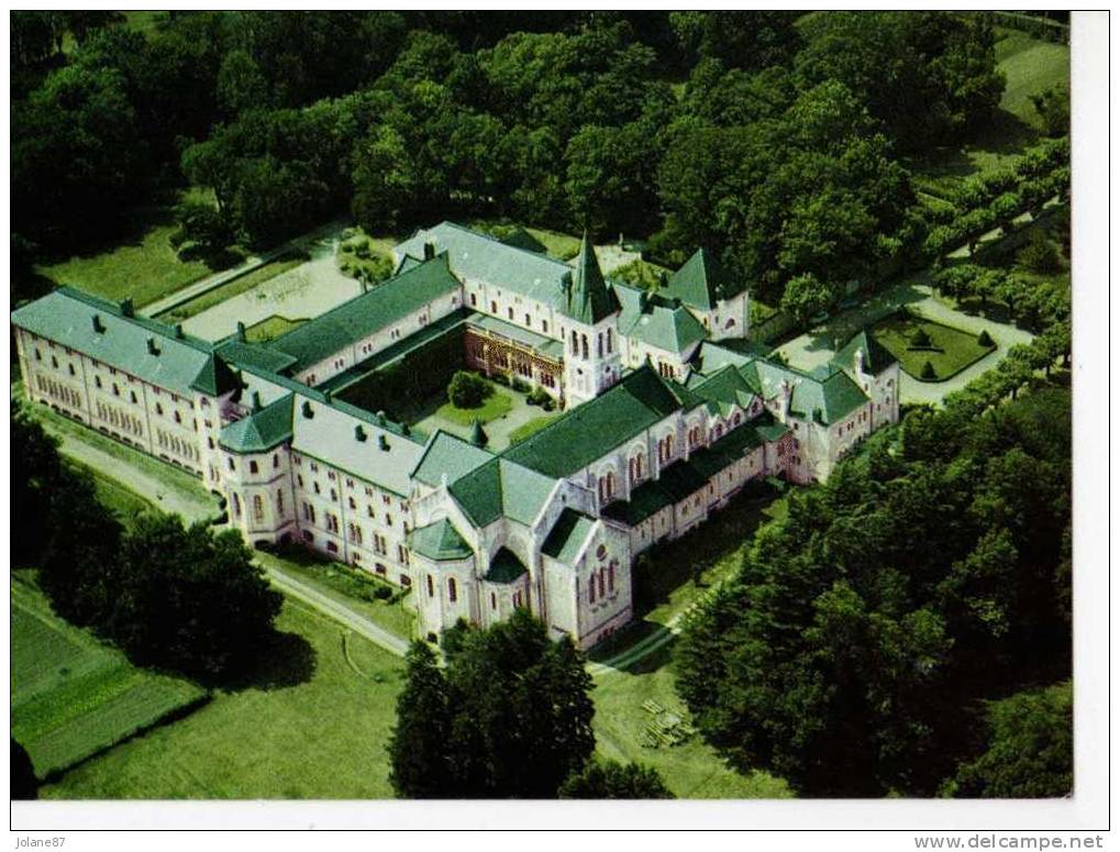 CPM        81     DOURGNE          ABBAYE SAINTE SCHOLASTIQUE        VUE AERIENNE - Dourgne