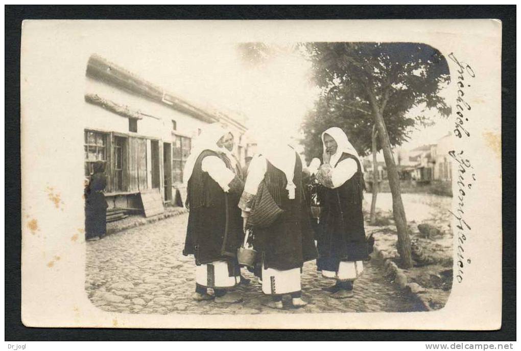 GR99) Greek Women In Traditional Costume - Real Photo Postcard - Grèce