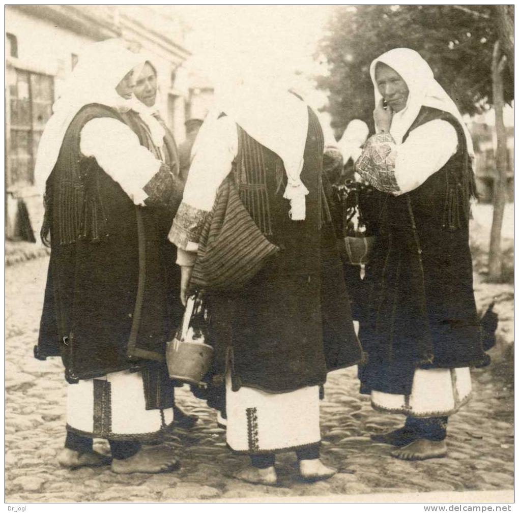 GR99) Greek Women In Traditional Costume - Real Photo Postcard - Griekenland