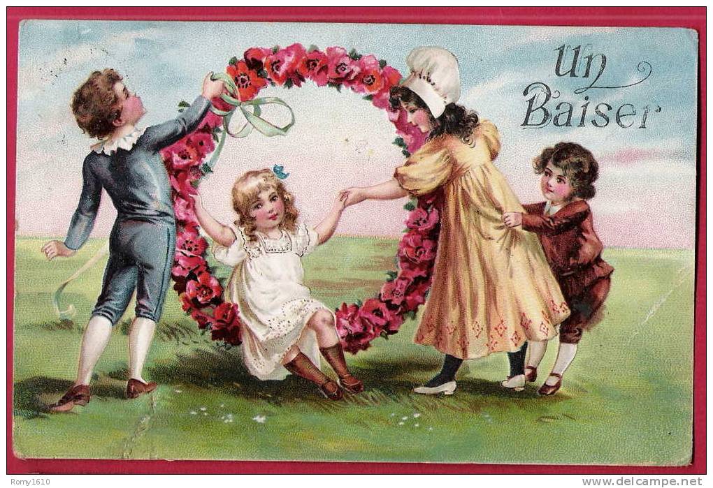 Un Baiser. Enfants Et Coquelicots.  Belle Carte Gaufrée. - Scènes & Paysages