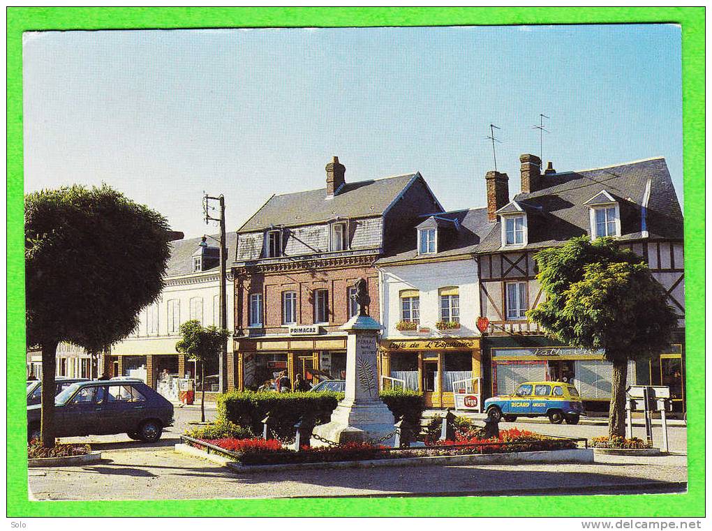 BUCHY - Place Persac Et Le Monument  (Avec Renault 4L Anisette RICARD). - Buchy