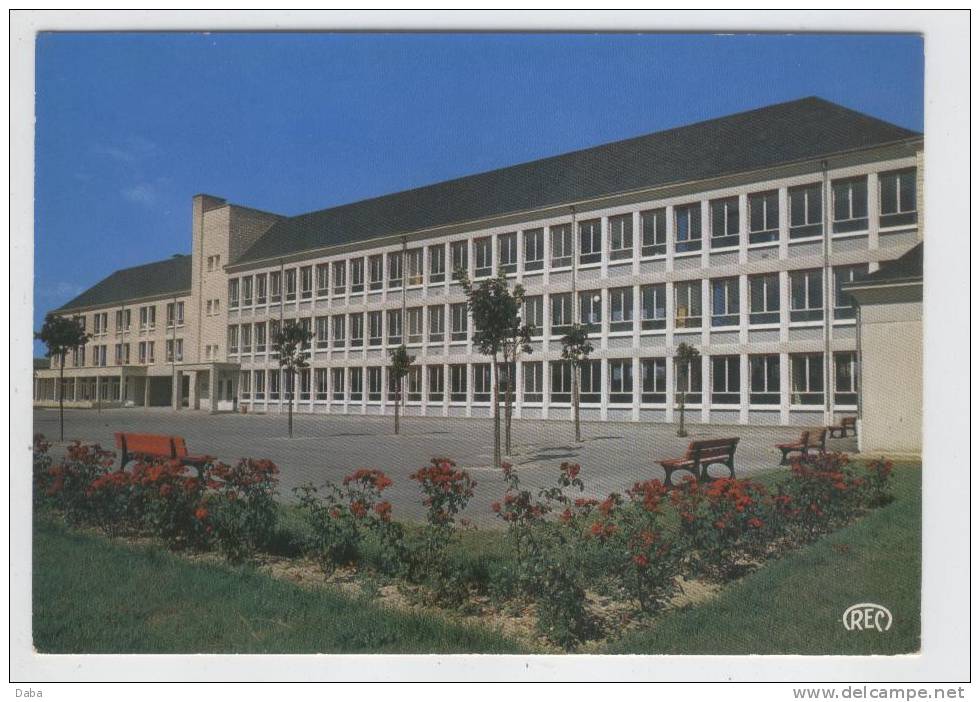 Aubigny-sur-Nere. Collège  D'Enseignement  Secondaire. - Aubigny Sur Nere