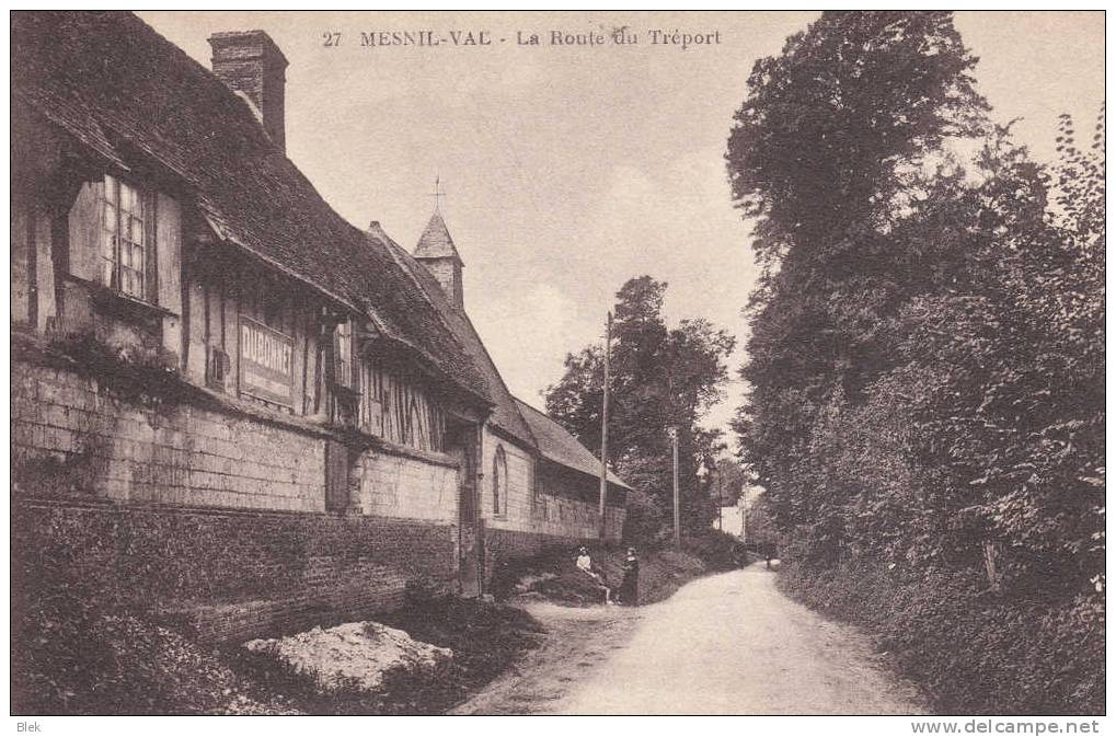 76. Mesnil - Val : La Route Du Tréport . - Mesnil-Val