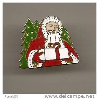 Pin´s Père Noel ( Sapin Et Cadeau ) - Navidad