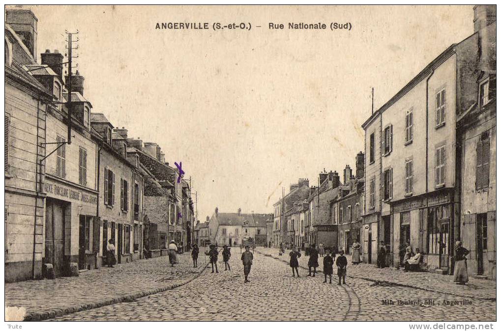 ANGERVILLE RUE NATIONALE COTE SUD ANIMEE COMMERCE - Angerville