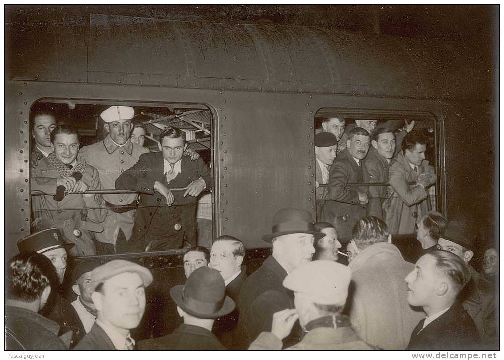 PHOTO PRESSE ATHLETISME - LES CROSSMENS GARE DU NORD - CROSS DES 6 NATIONS - Leichtathletik