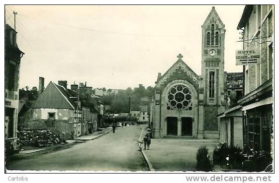 14 PONT D'OUILLY L'Eglise Et La Rue Principale - Autres & Non Classés