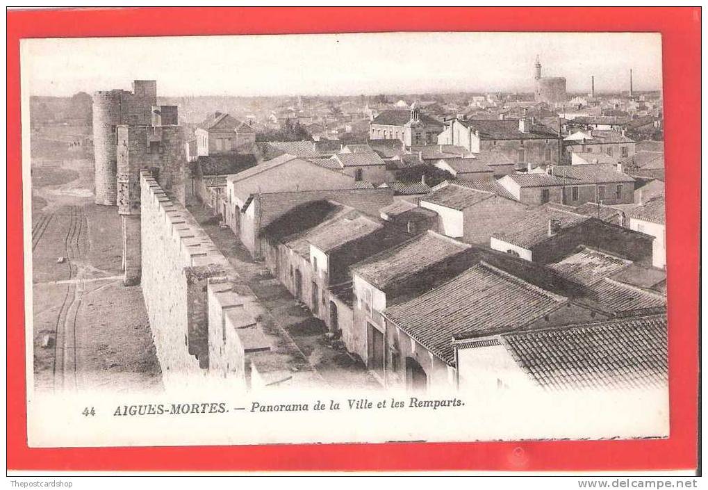 FRANCE No.44 AIGUES MORTES PANORAMA DE LA VILLE ET LES REMPARTS MORE Fra MORE France LISTED - Aigues-Mortes