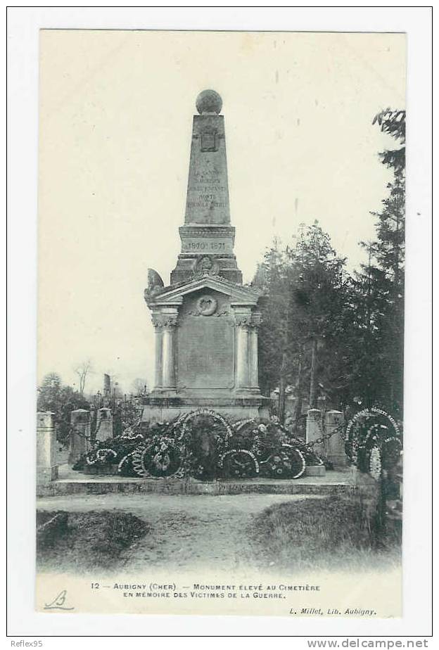 AUBIGNY - Monument élevé Au Cimetière En Mémoire Des Victimes De La Guerre - Aubigny Sur Nere