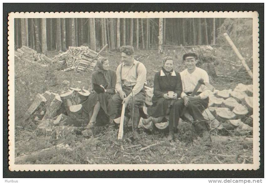 LATVIA, IN THE FARM, FIREWOOD MAKING , VINTAGE REAL PHOTO POSTCARD - Fermes