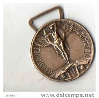 MEDAILLE - GUERRA PER L'UNITA D'ITALIA - 1915 - 1918 - CONIATA NEL BRONZO NEMICO - DOUBLE SIGNATURE - SCANEVARIO ? - Andere & Zonder Classificatie