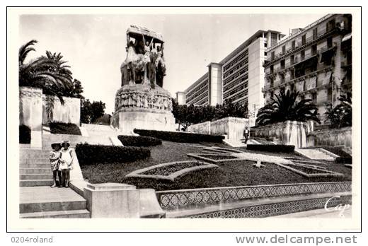 Alger - Vue Sur Le Monument Aux Morts Et Les Bureaux Du Gouverneur   :Achat Immédiat - Alger
