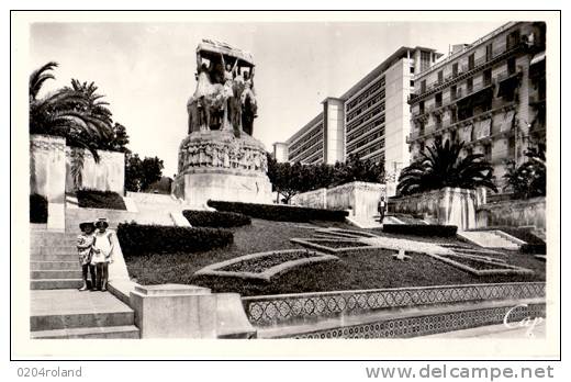 Alger - Vue Sur Le Monument Aux Morts Et Les Bureaux Du Gouverneur   :Achat Immédiat - Algiers