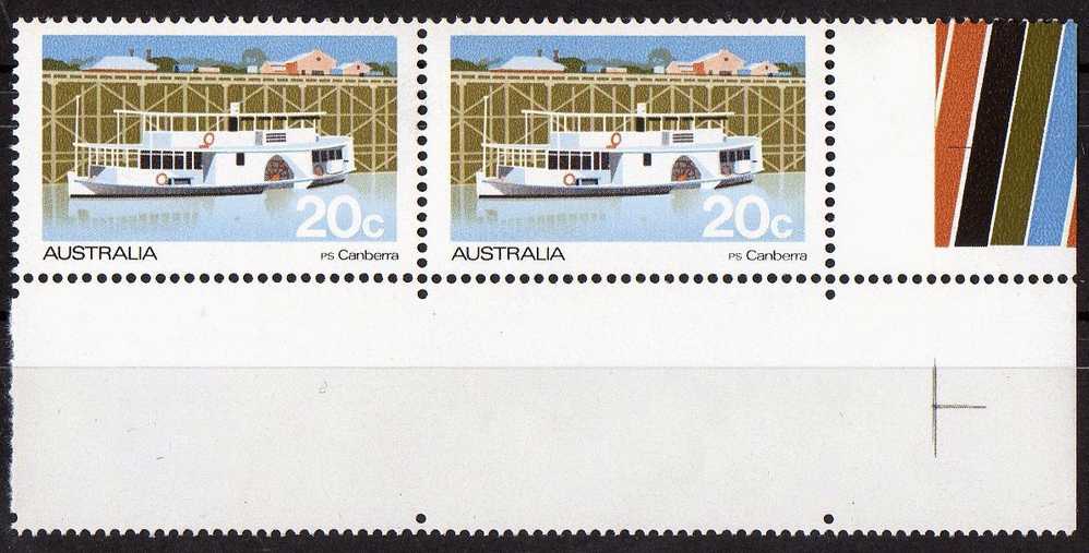 Australia 1979 Ferries And Steamers 20c Canberra Pair MNH With Gutter - Mint Stamps