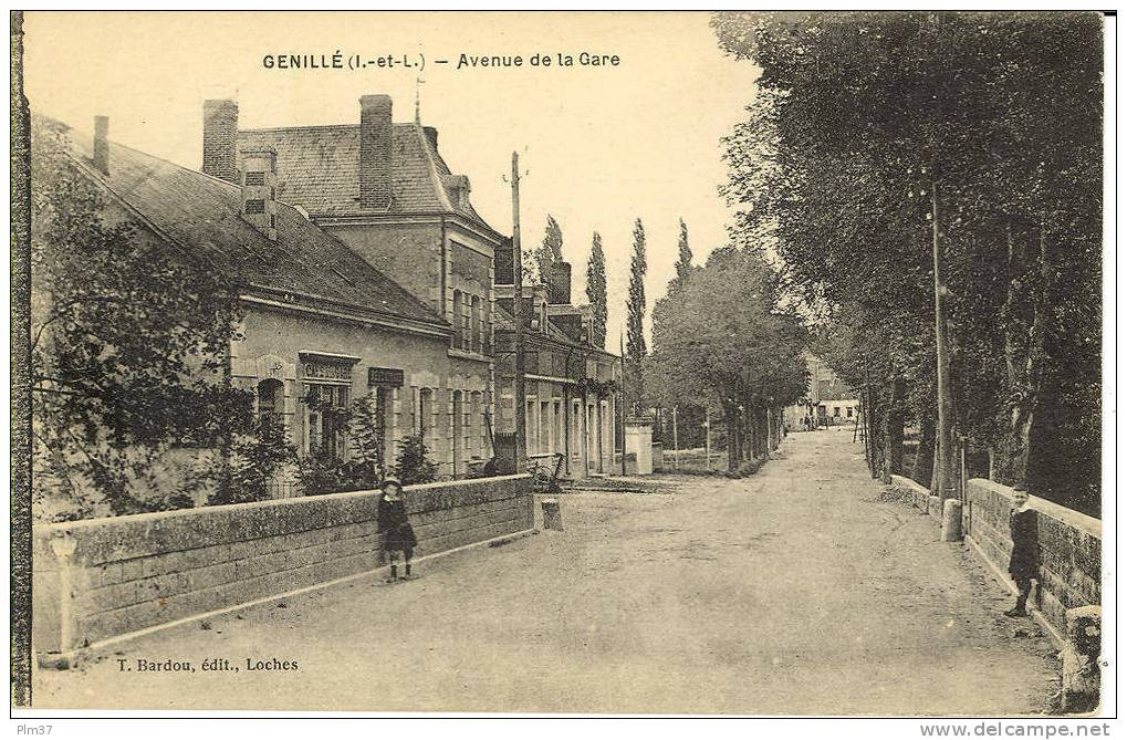 GENILLE - Avenue De La Gare - Genillé