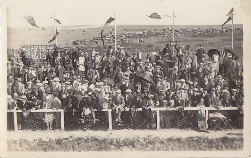 Aviation ? - Carte-Photo -  Terrain D'aviation ? - Aero-Club  -  Tribunes - Aérodromes