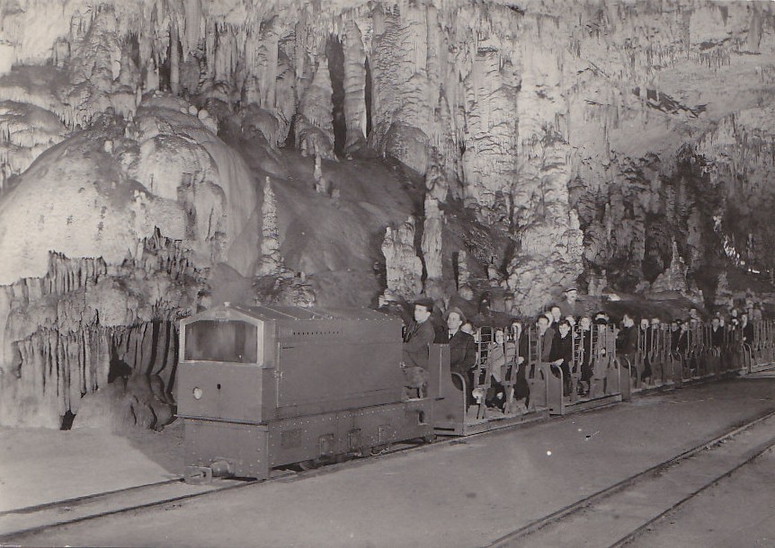 Slovénie - Postojnska Jama - Petit Train - Grotte - Yougoslavie - Slovénie