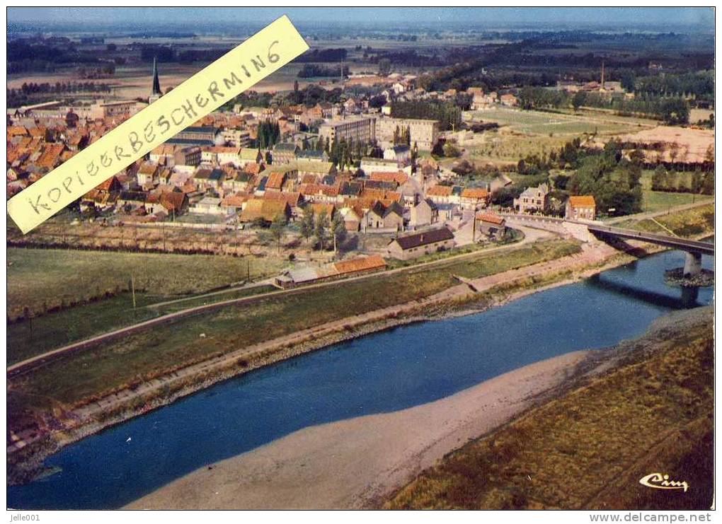 Maaseik  Luchtopname Panorama - Verbindingsbrug Nederland-België - Maaseik