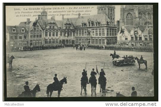 BELGIQUE FURNES / Le Roi Albert 1er Et Le Président Poincaré En Automobile Sur La Grande Place / - Familles Royales