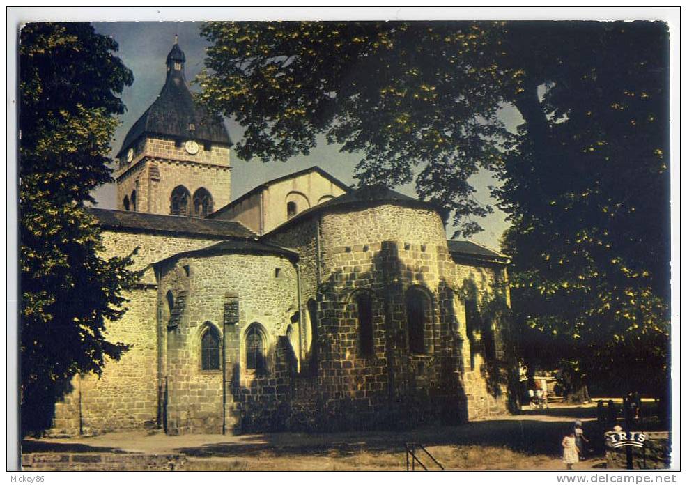 St GERVAIS D' AUVERGNE--L'église (petite Animation à Droite,enfants) ,cpm N° 630481  éd    CAP- THEOJAC - Saint Gervais D'Auvergne