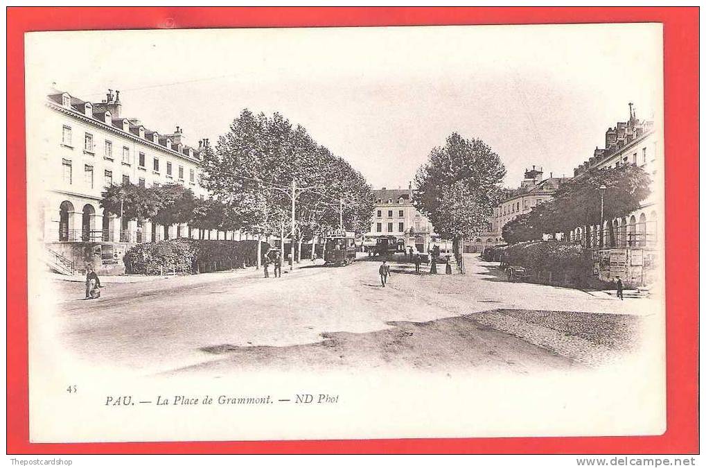 F Cpa 64 PAU * La Place De Grammont , Tramway , Animé Personnages  ND.PHOTO MORE CHEAP FRANCE LISTED - Pau