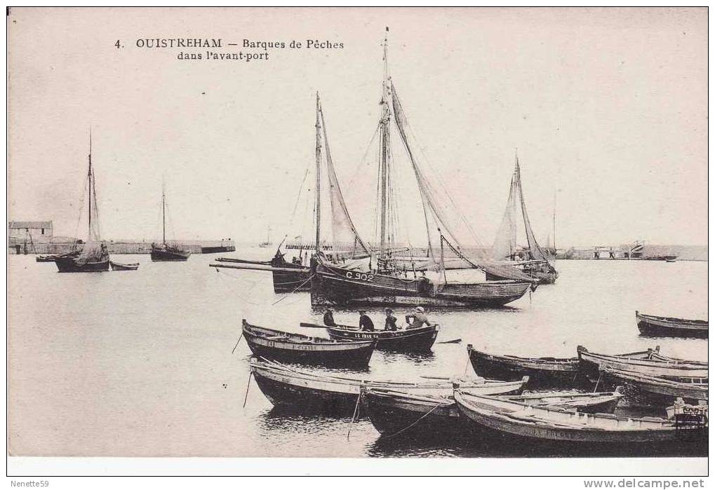 OUISTREHAM Barques De Pêches Dans L´Avant Port - Ouistreham