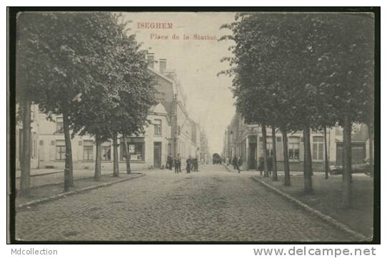 BELGIQUE ISEGHEM / Place De La Station / - Izegem