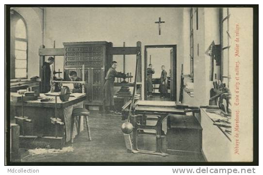 BELGIQUE MAREDSOUS / Abbaye De Maredsous, école D'arts Et Métiers, Atelier De Reliure / - Anhée